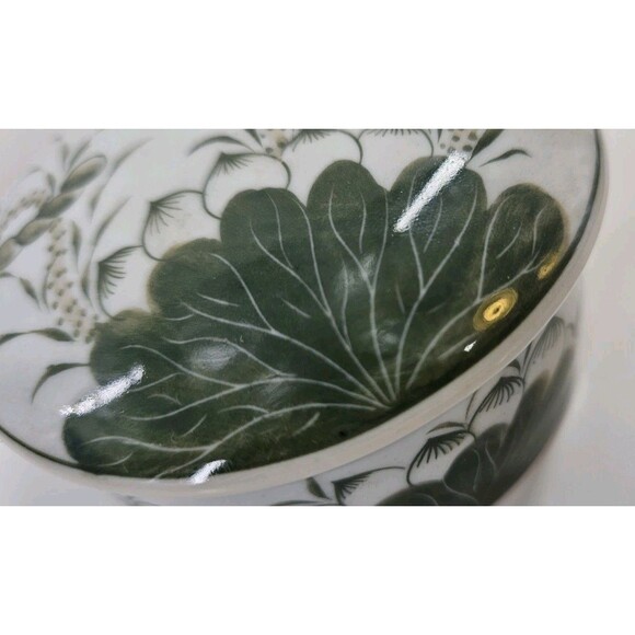 Vintage Celadon Trinket Box W Lotus Made in Thailand ~3.5" Handpainted Ceramic - Picture 10 of 12